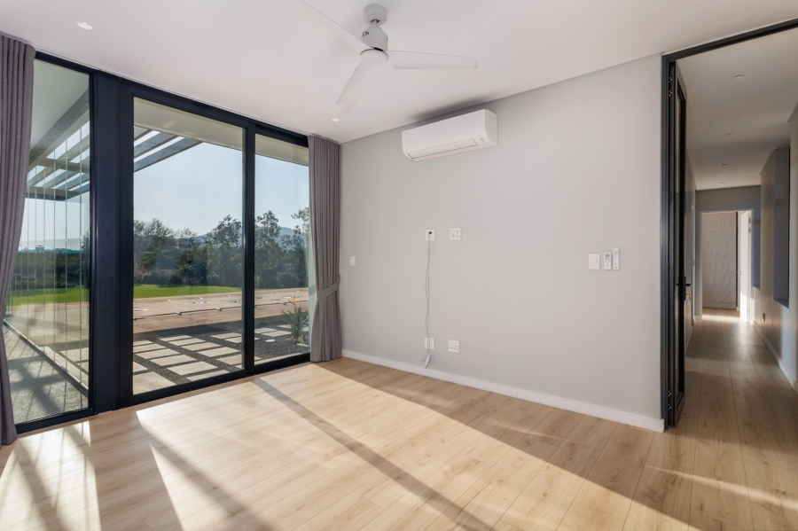5 Bedroom Property for Sale in Val De Vie Estate Western Cape